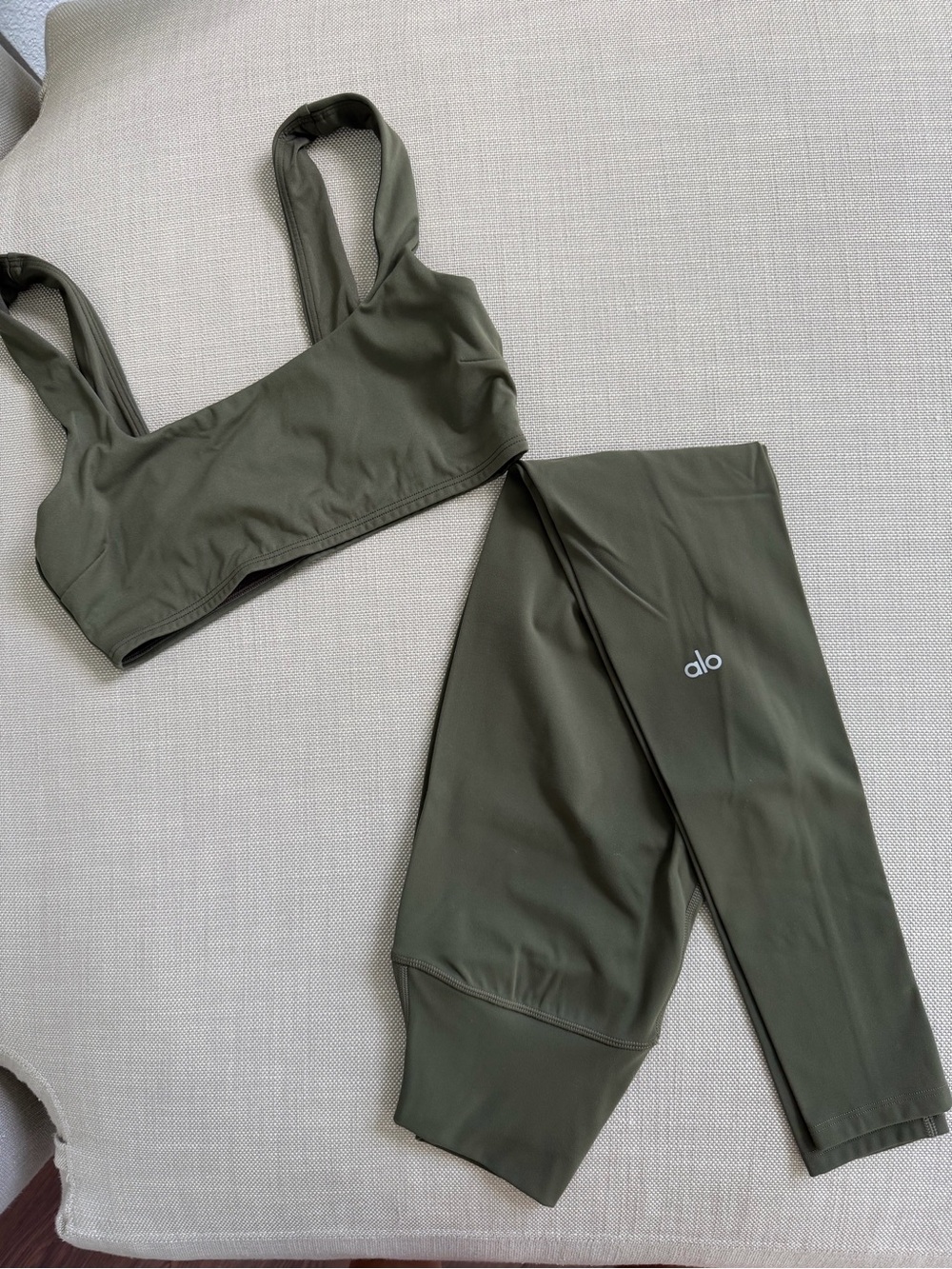 Alo Softsculpt High-Waist Legging and Precision Bra - Matching Set